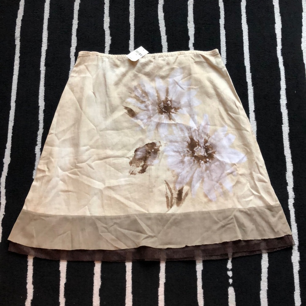 J.Jill size XL, creme linen skirt with pretty flowers